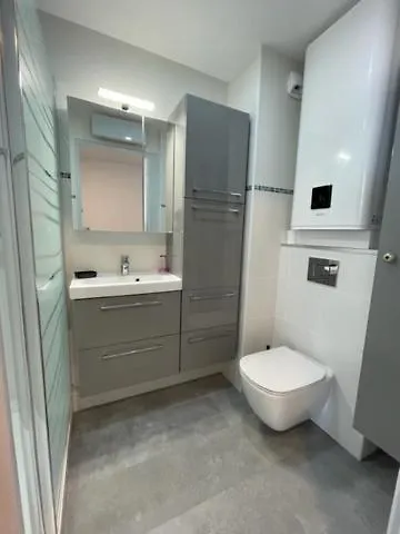 T2, 2 A 4 Personnes Avec Vue Sur 4tl25 דירה *